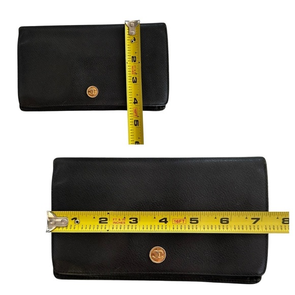 CHANEL Black Wallet with Gold Accent - Picture 14 of 15